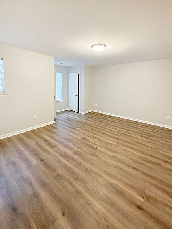 Building Photo - 8806 Sharonbrook Dr