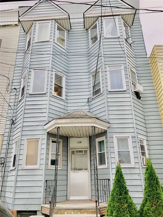 Primary Photo - 129 Hopkins Ave