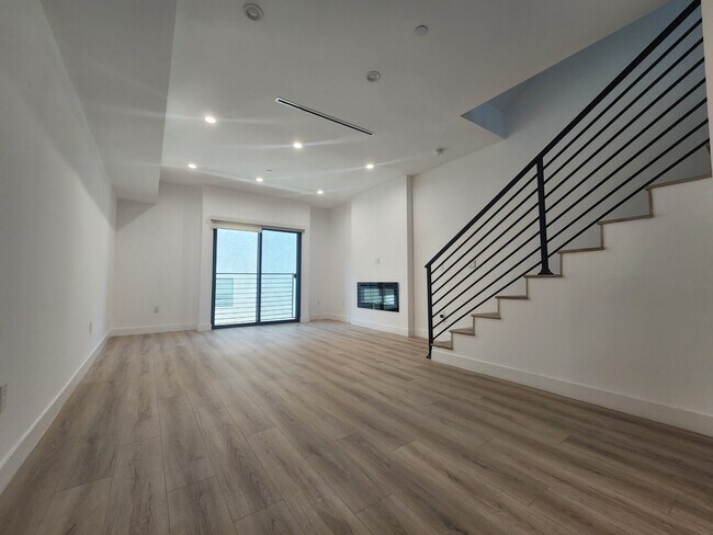 Foto del edificio - 6061 Fulton Ave