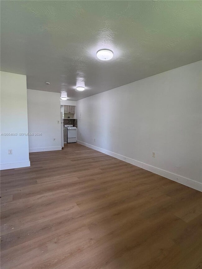 Foto del edificio - 1465 W 28th St