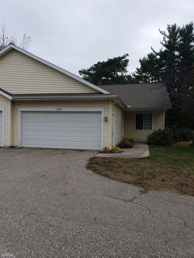 Primary Photo - 2 br, 1 bath Condo - 2461 Beeline Rd