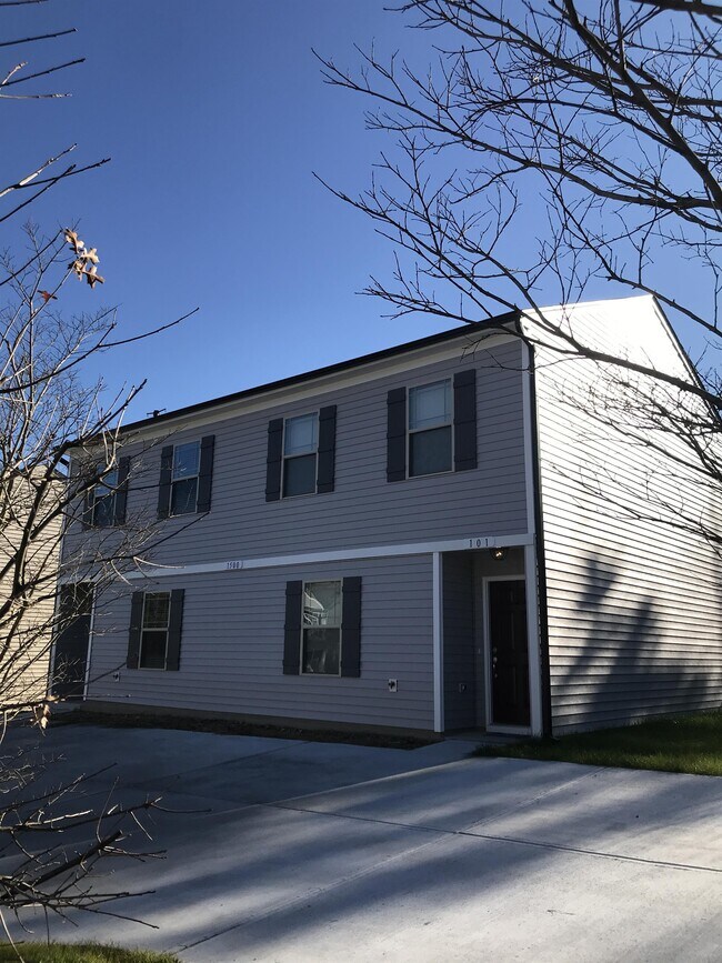 Building Photo - 1224 Haybrook Ln