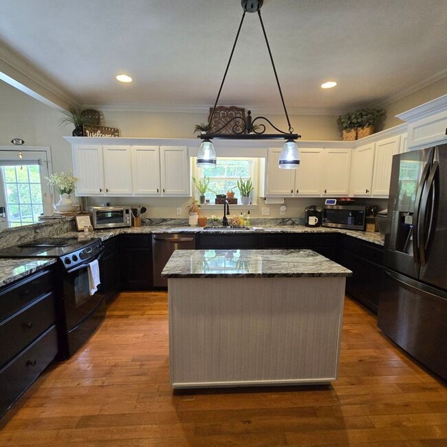 Foto del edificio - Spacious Buckhead home
