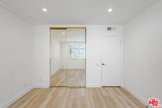 Building Photo - 2385 Roscomare Rd