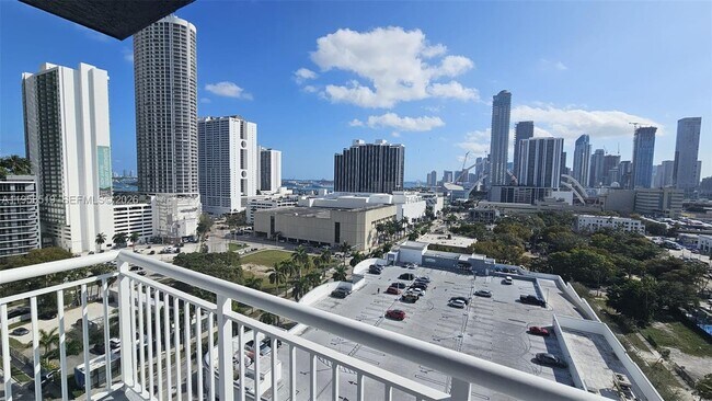 Building Photo - 275 NE 18th St