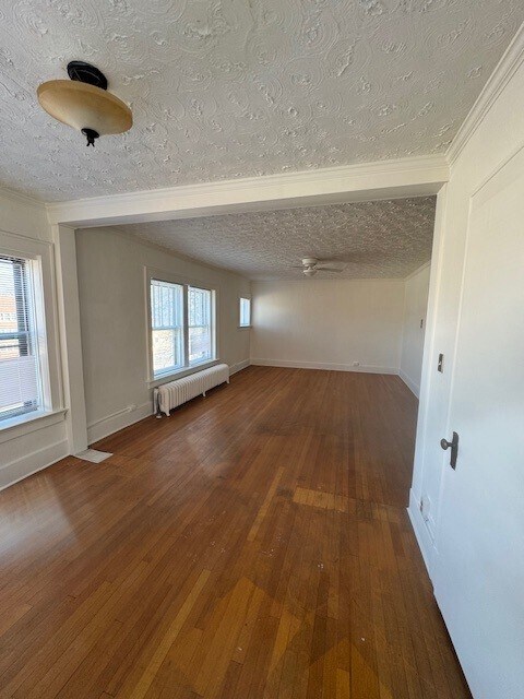 Sala de estar - 3612 Ingersoll Ave