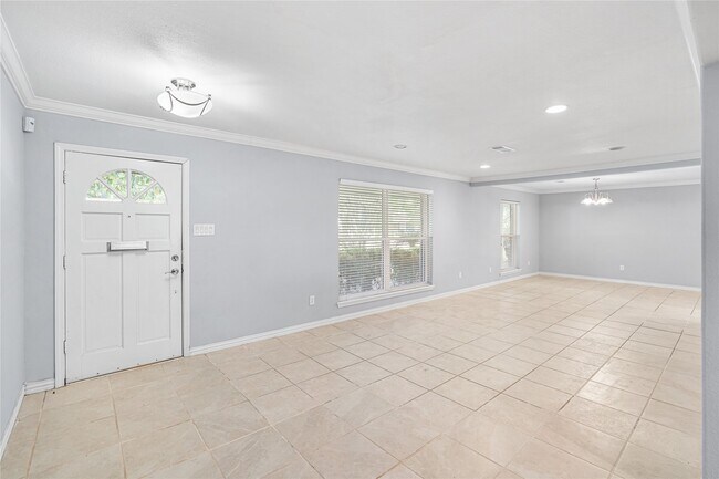 Foto del edificio - 6002 McKnight St