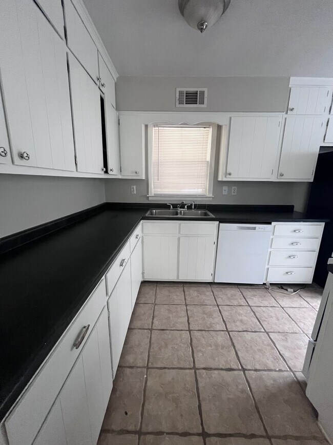 Foto del edificio - 5622 Mason Rd