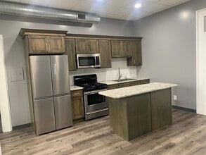 Building Photo - 105 E Franklin St