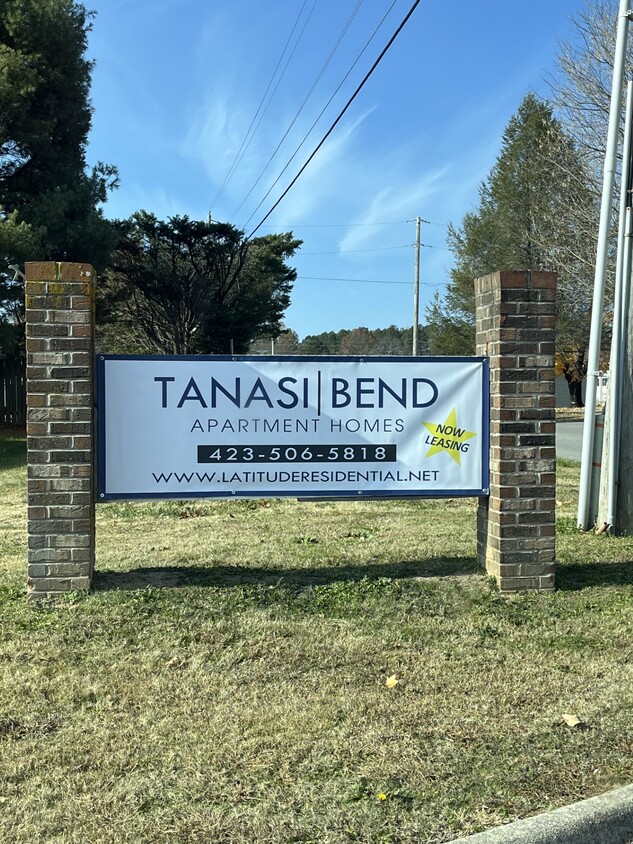 Primary Photo - Tanasi Bend Apartments