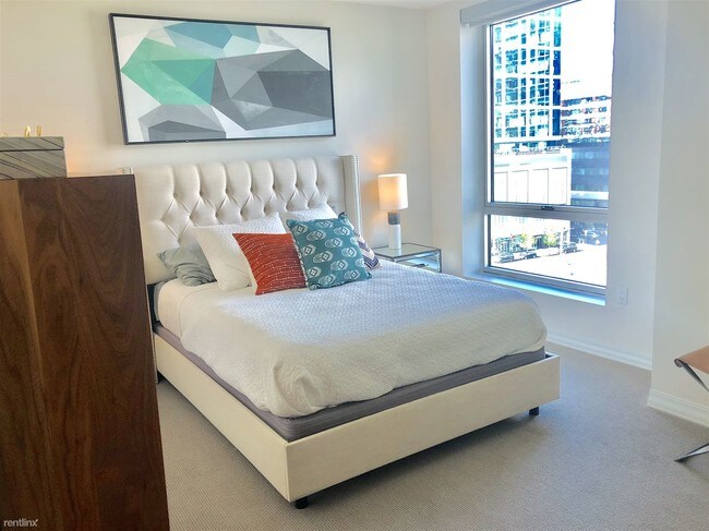 Foto del edificio - 83 Seaport Blvd