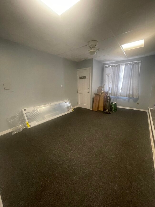 Foto del edificio - 107 Sherman Ave