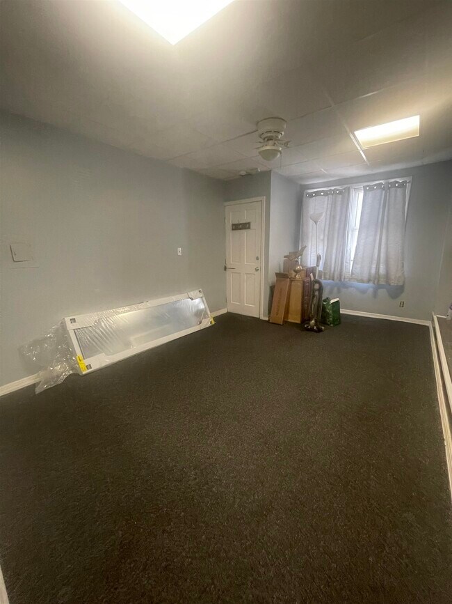 Foto del edificio - 107 Sherman Ave