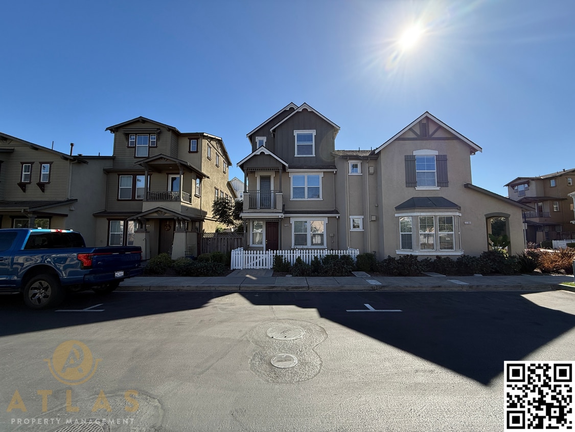 Primary Photo - Charming 2-Bedroom Home in Napa with Moder...