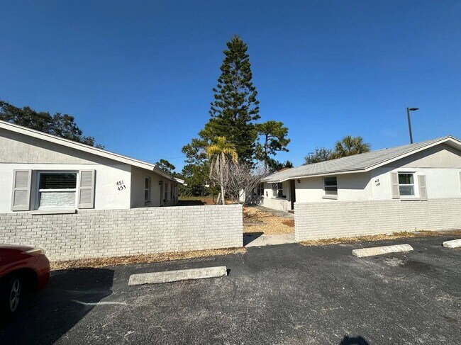 Building Photo - 453 90th Ave N