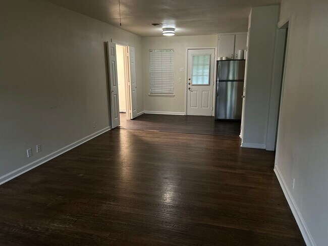 Building Photo - 1211 Dover St