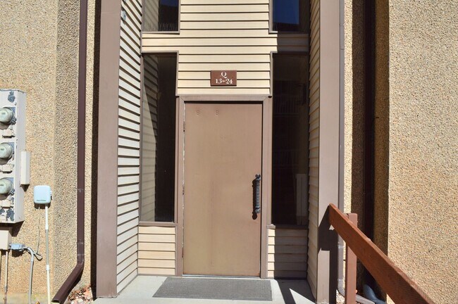 Foto del edificio - Beautiful Condo in Prime Centerville Location!