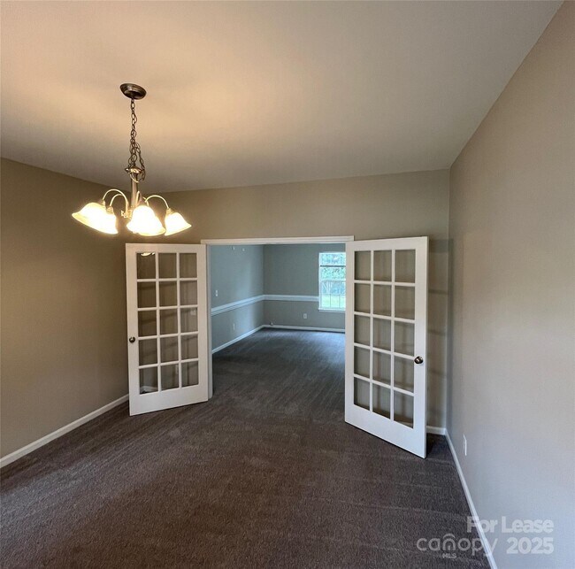 Foto del edificio - 15315 Edgewater Forest Ln
