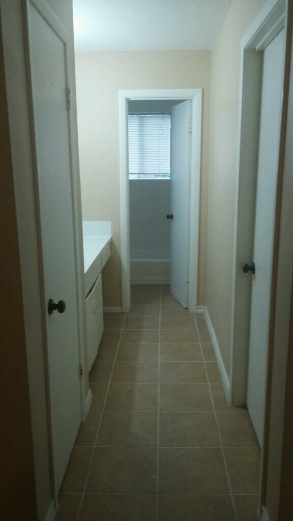 Foto del edificio - 1906 Thonig Rd