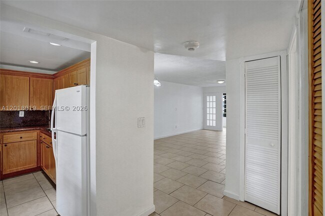 Foto del edificio - 1601 NE 191st St