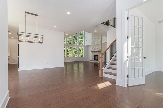 Foto del edificio - 7043 Foundry Dr