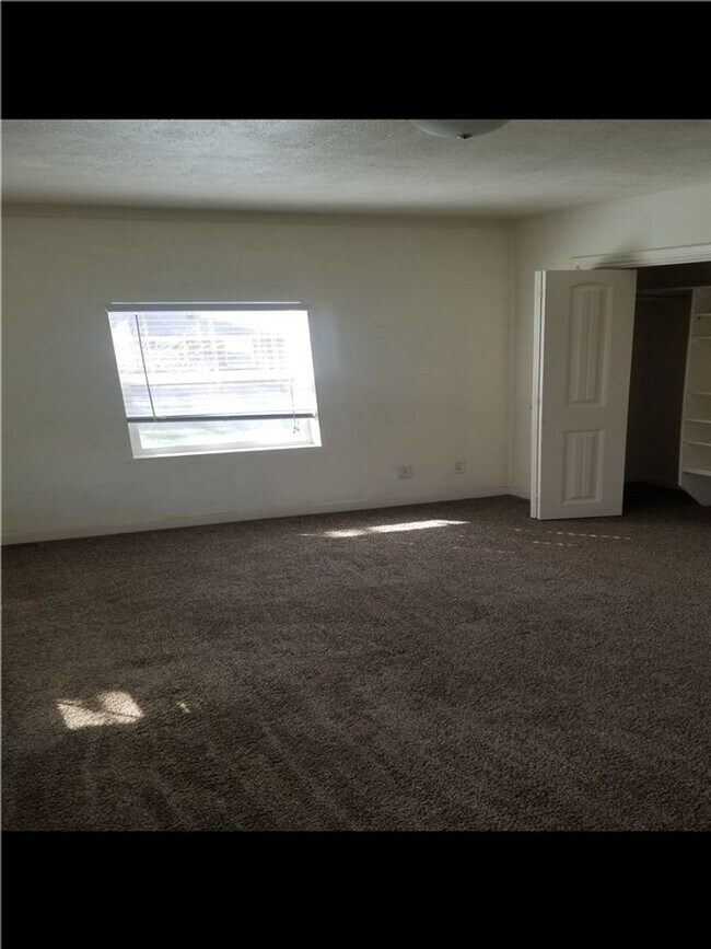 Building Photo - 2114 W 6000 S Roy, UT 84067