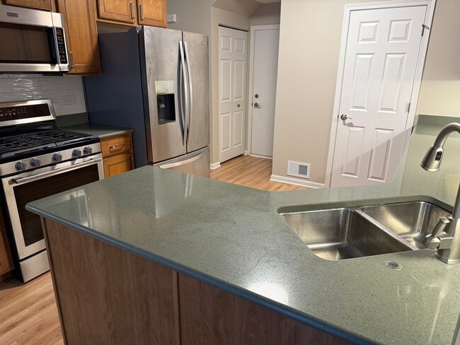 Building Photo - 1147 Heron Cir