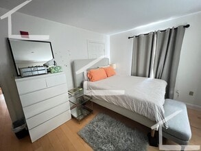 Building Photo - 994 Tremont St