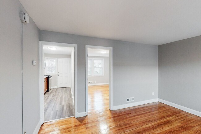 Building Photo - 3727 Bonview Ave