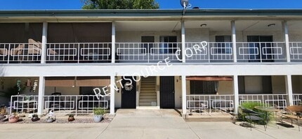 Building Photo - 708 Santa Barbara Dr W