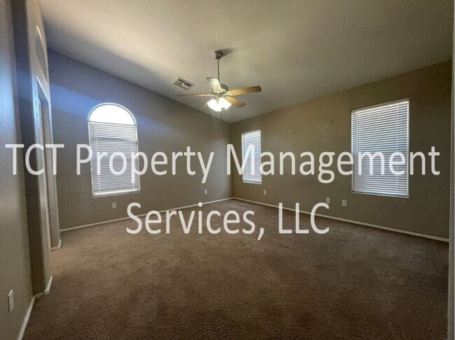 Foto del edificio - Spacious Home in Great Location!