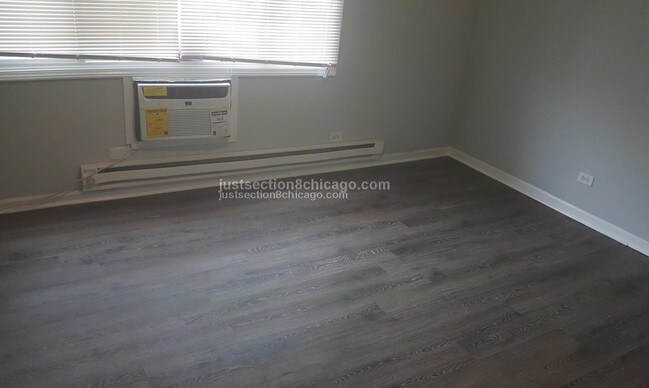 Building Photo - 7357 S DORCHESTER Ave