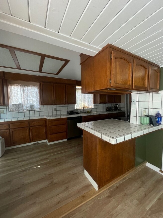 Foto del edificio - 2828 Hilldale Rd