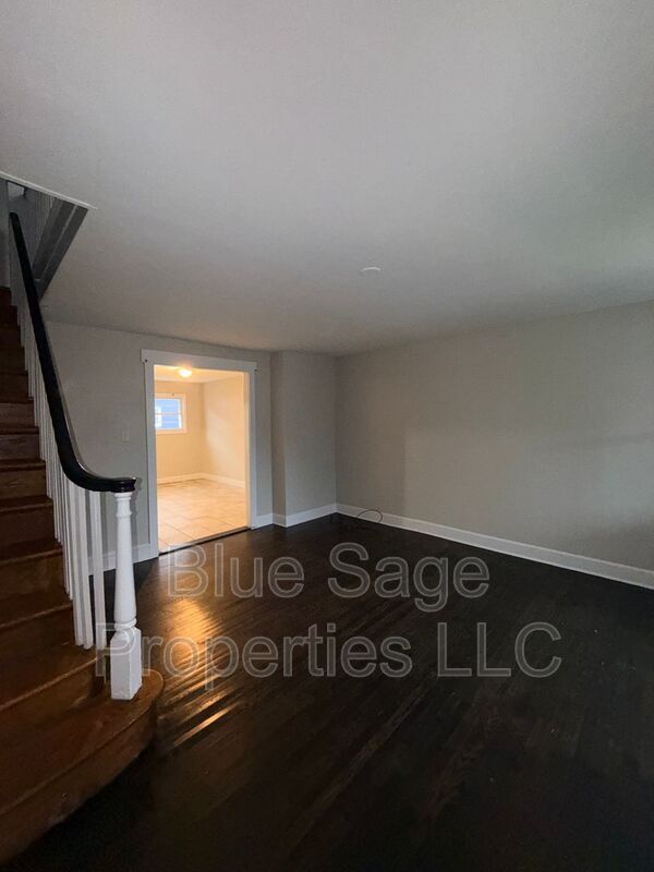 Building Photo - 7026 Radbourne Rd