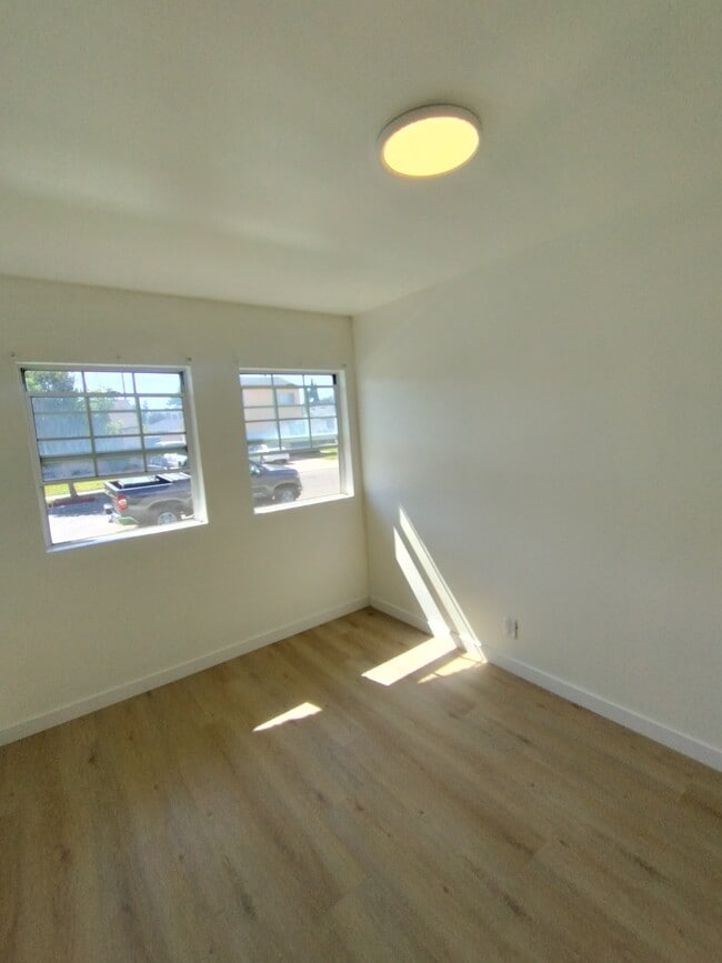 Building Photo - 21634 Linda Dr