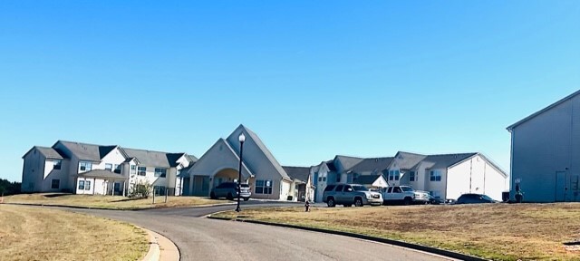 Primary Photo - Sycamore Landing Apartments