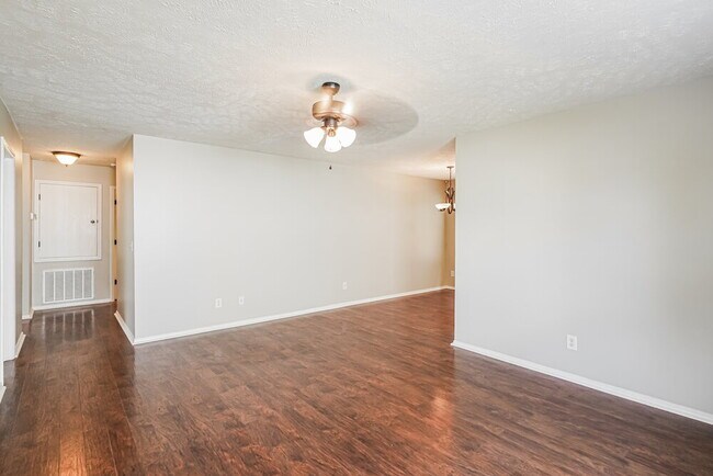Foto del edificio - 2735 Sutherland Dr