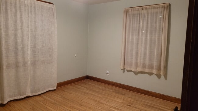 Building Photo - 4015 Moss Rose Dr