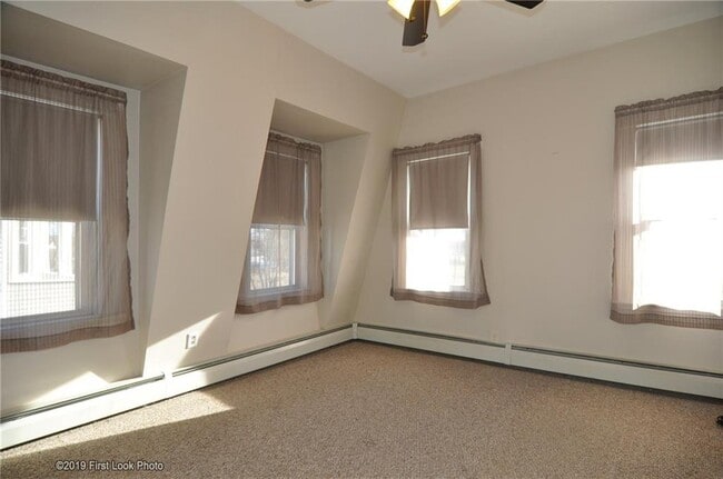 Building Photo - 324 Fort St