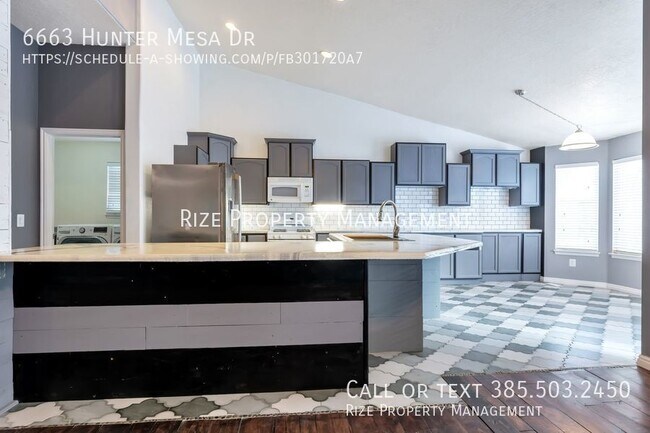 Building Photo - Blending Relaxation & Sophistication to Cr...