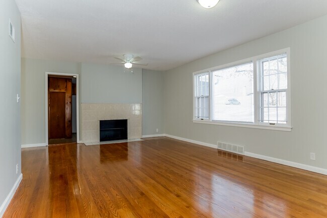 Foto del edificio - 6703 N Walnut St