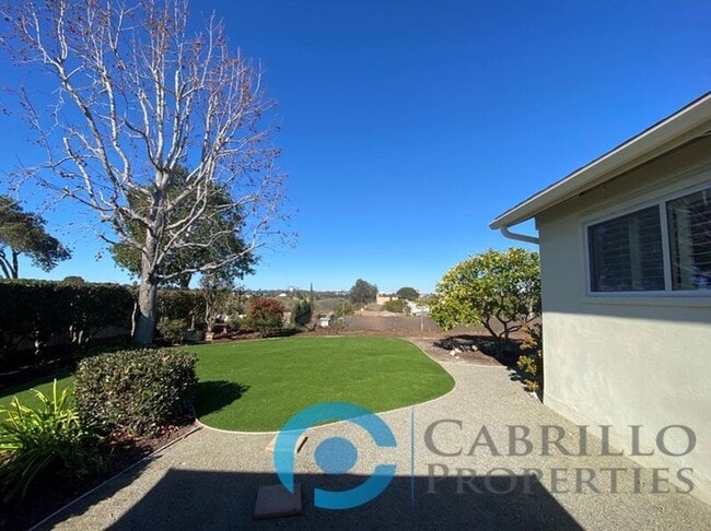 Building Photo - 3076 Governor Dr