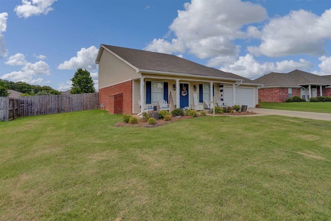Building Photo - 203 Crosscreek Dr