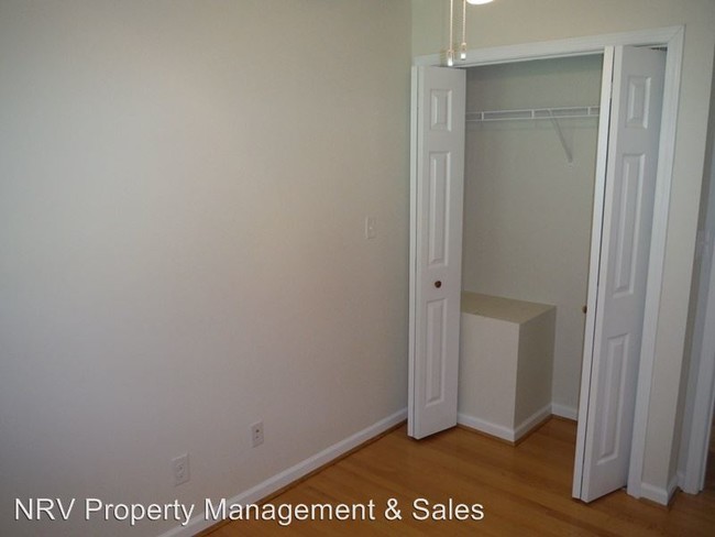 Foto del edificio - 3 br, 1 bath House - 3730 Kirk Hollow Road