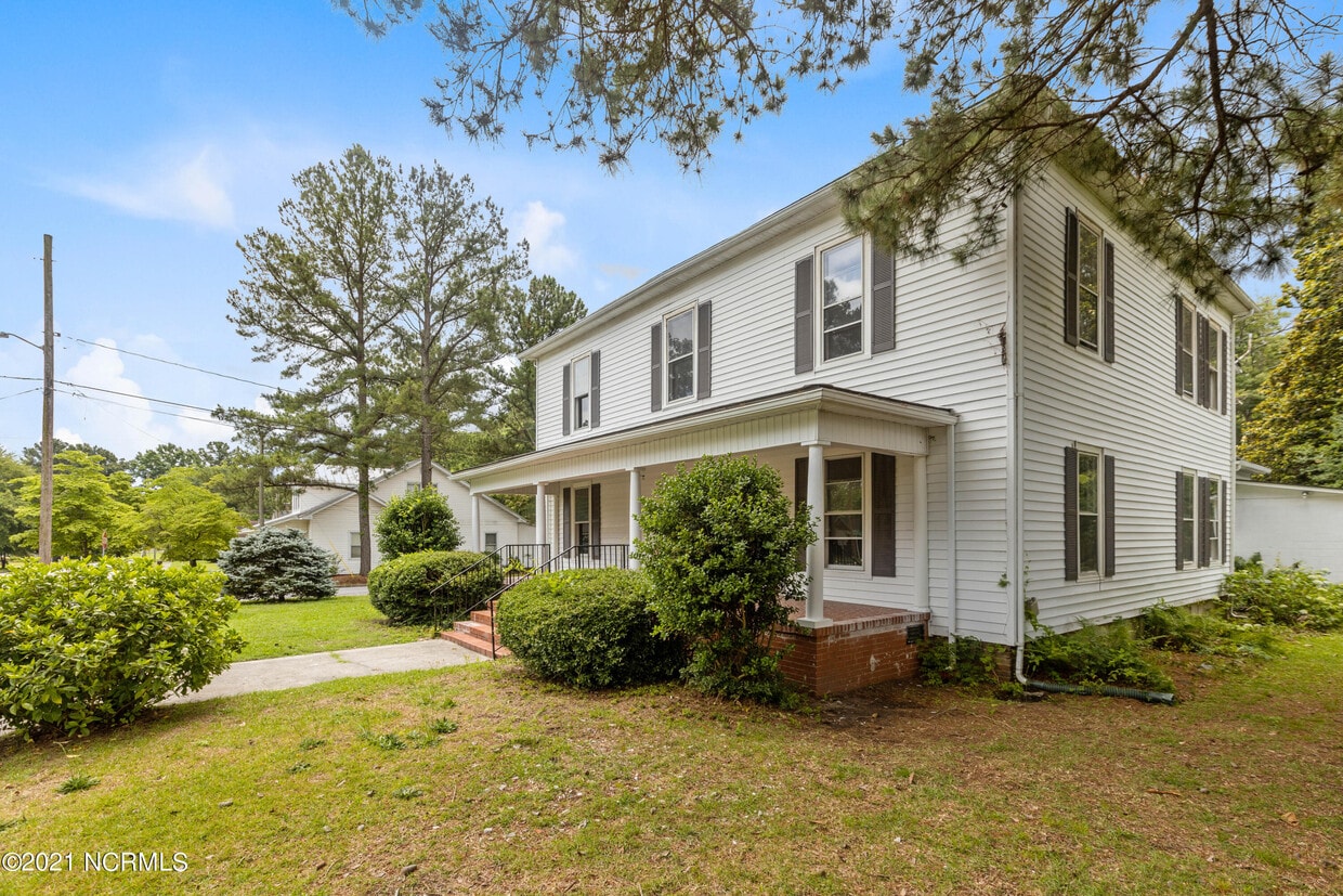 3406 S Jefferson St, Fountain, NC 27829 House Rental in Fountain, NC