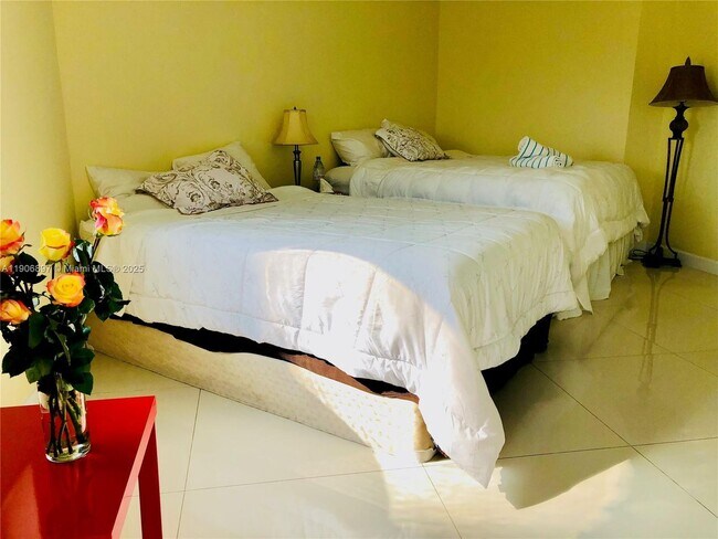 Foto del edificio - 3610 Yacht Club Dr