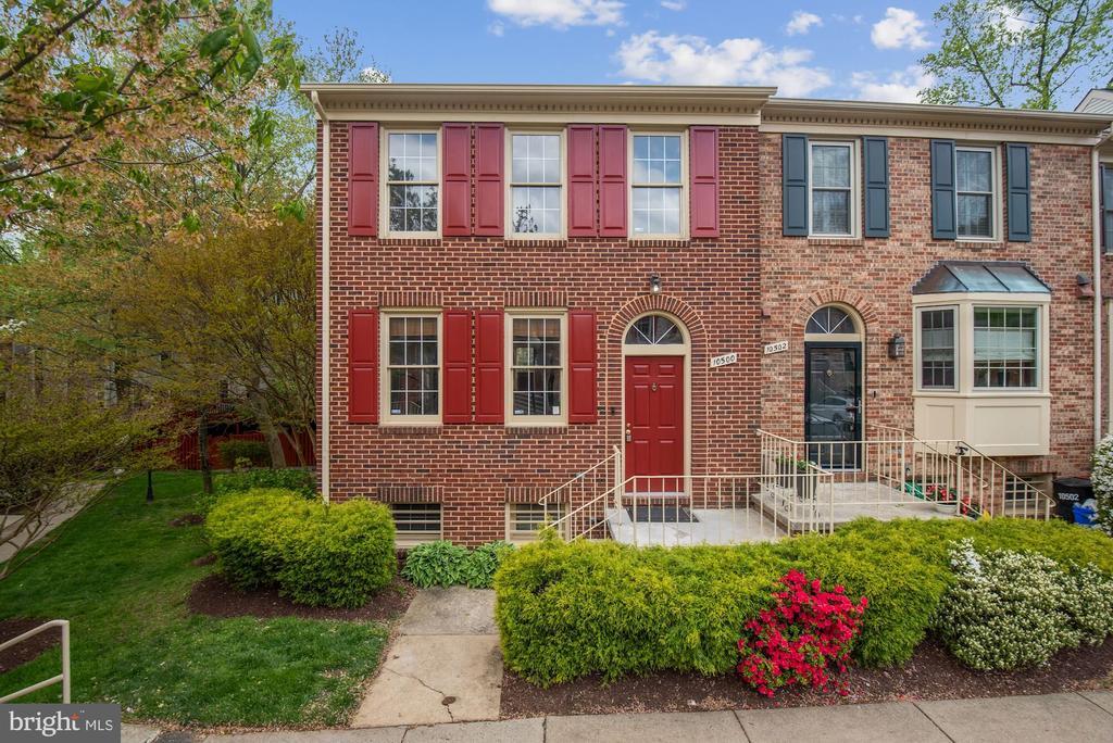 Foto principal - 10500 Grove Ridge Pl