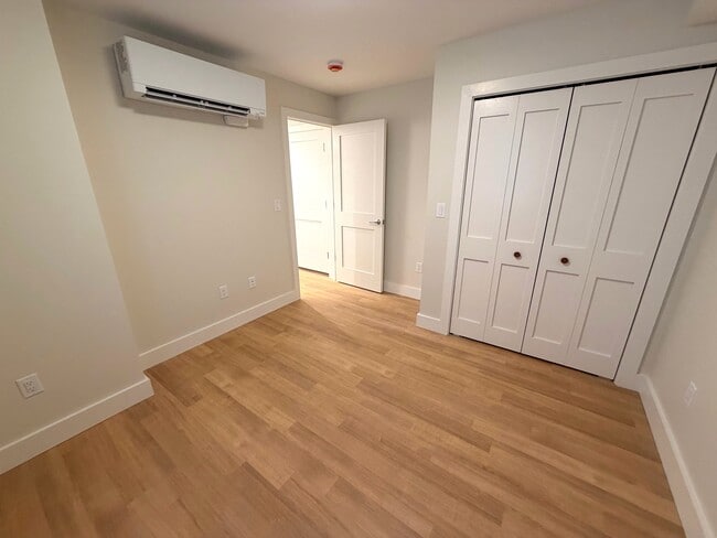 Foto del edificio - 906 Massachusetts Ave