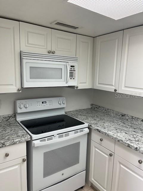 Building Photo - 452 Banyon Tree Cir