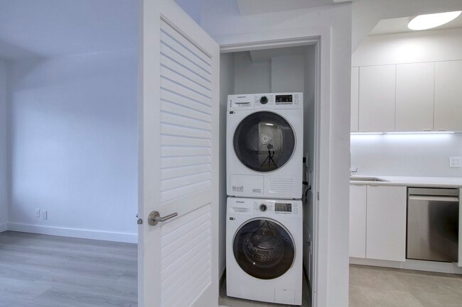 Building Photo - 3455 Rue Aylmer